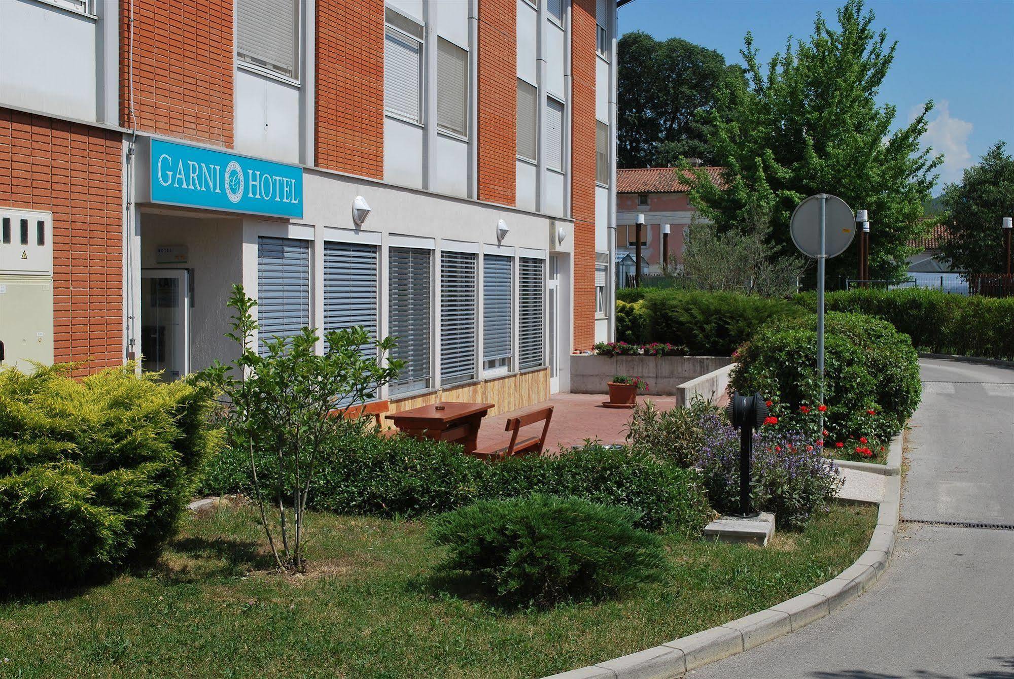 新戈里察盖尔尼布科维卡旅馆住宿加早餐旅馆 外观 照片